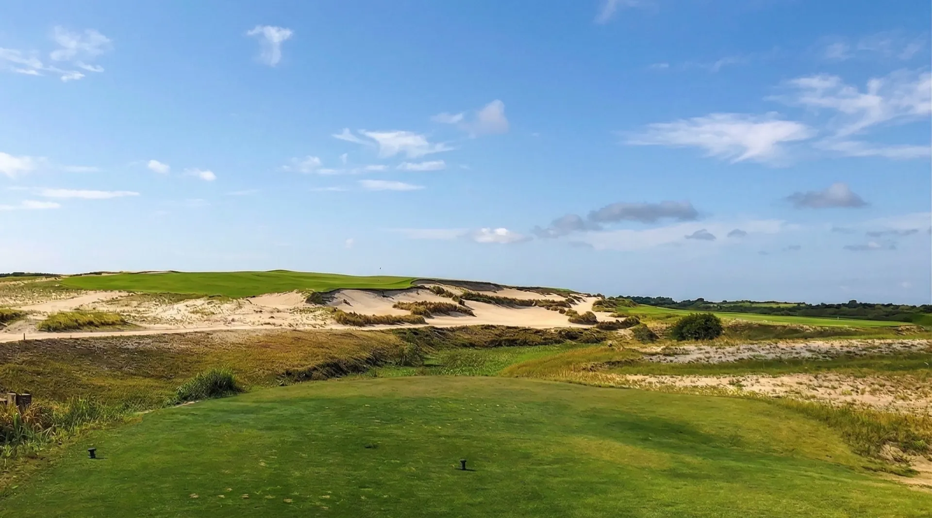 Streamsong Black's massive collarless greens and sandy waste areas stretching across the reclaimed phosphate landscape